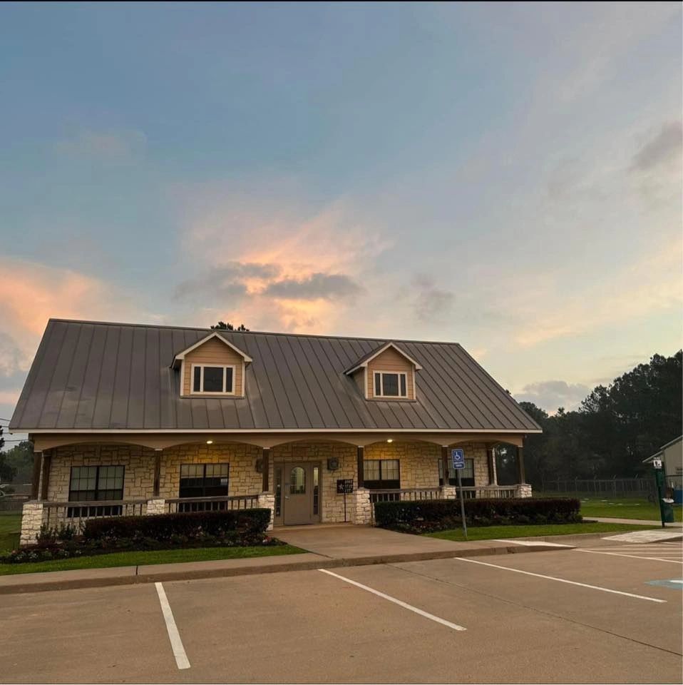 The front of Lonestar Veterinary Hospital